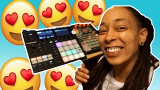 Native Instruments Maschine MK3 Unboxing and First impression || Sarah2ill